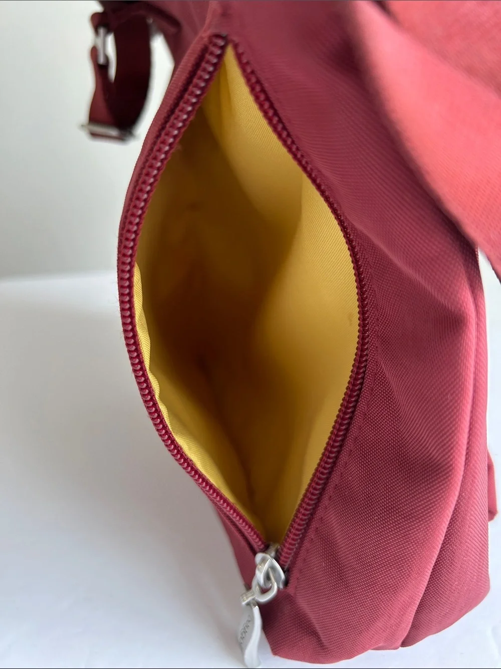 Baggallini Crossbody Bag in Maroon Red